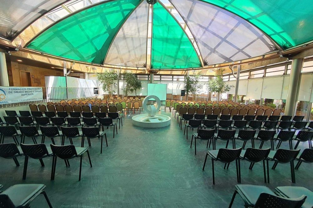 غرفة الاجتماعات