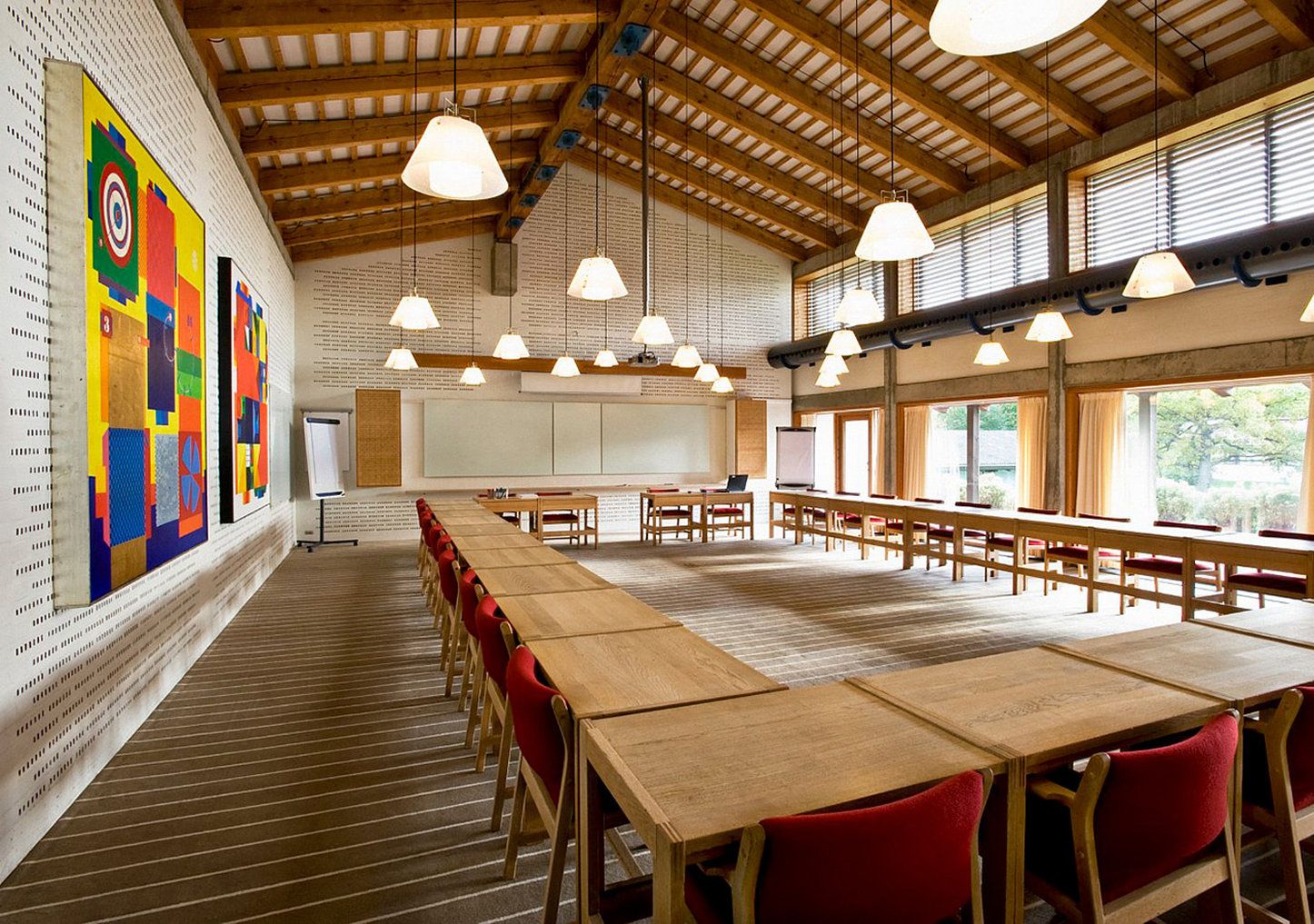 غرفة الاجتماعات