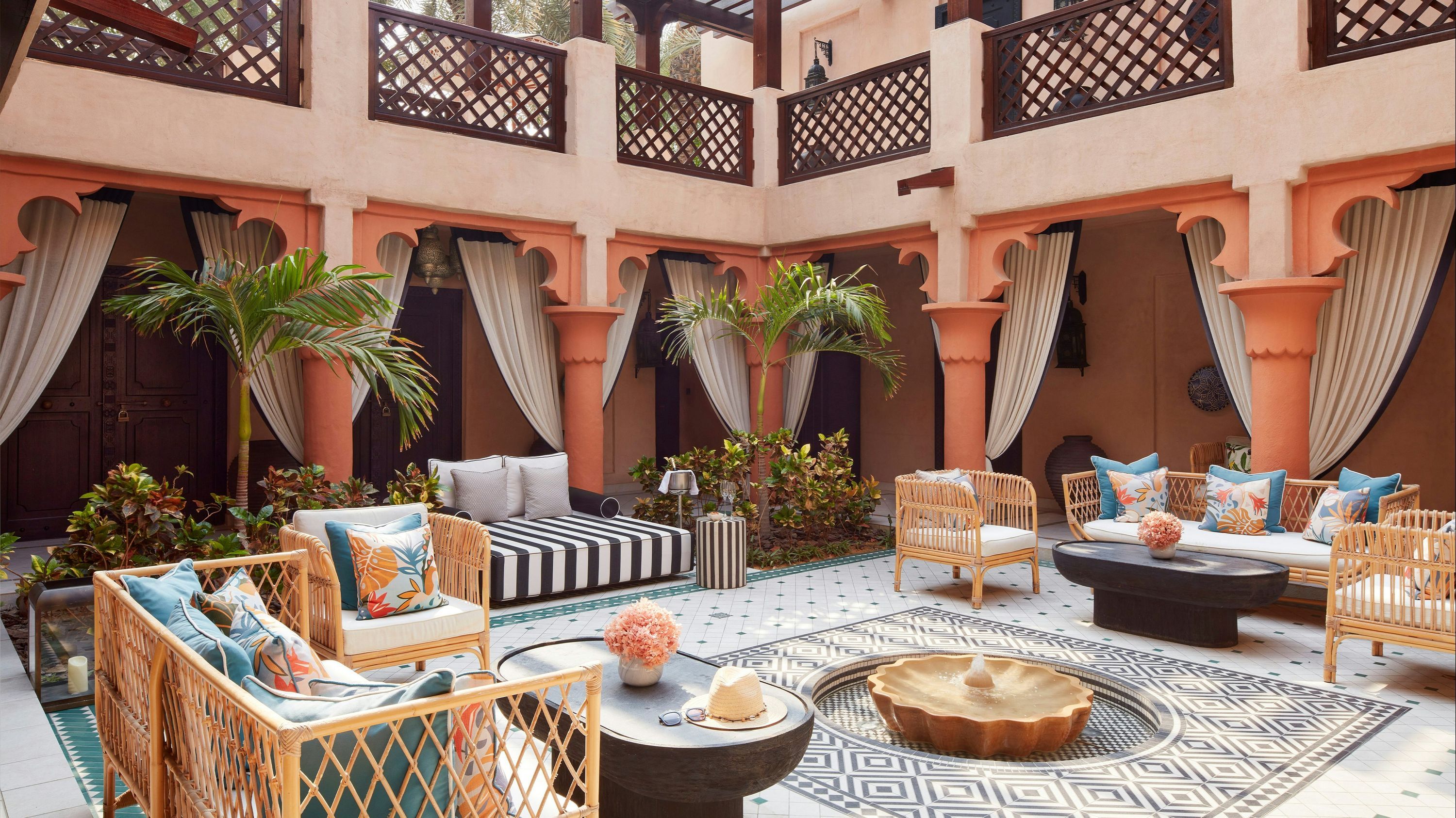 شرفة مرصوفة