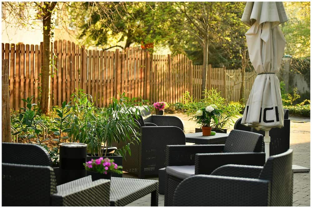 شرفة مرصوفة