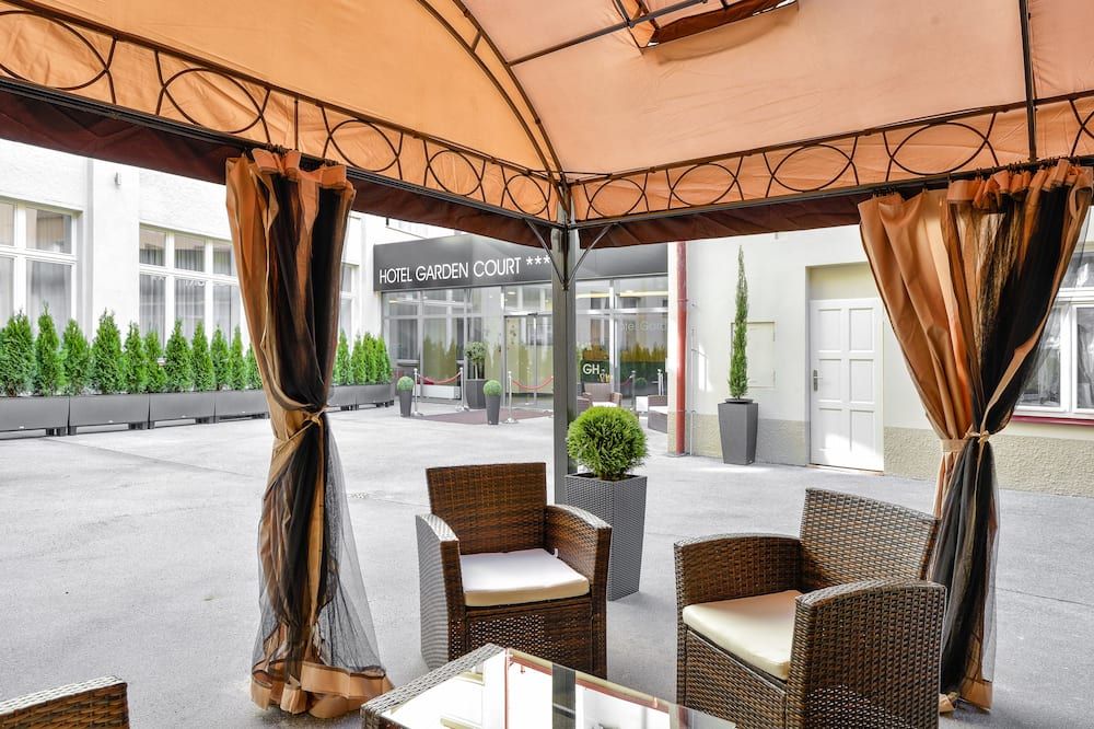 شرفة مرصوفة