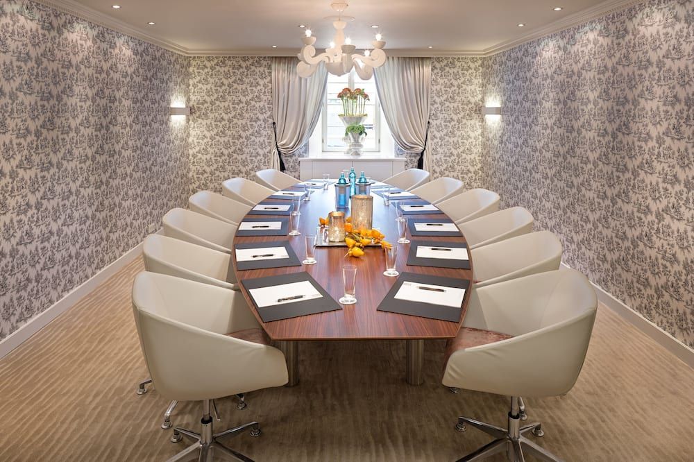 غرفة الاجتماعات