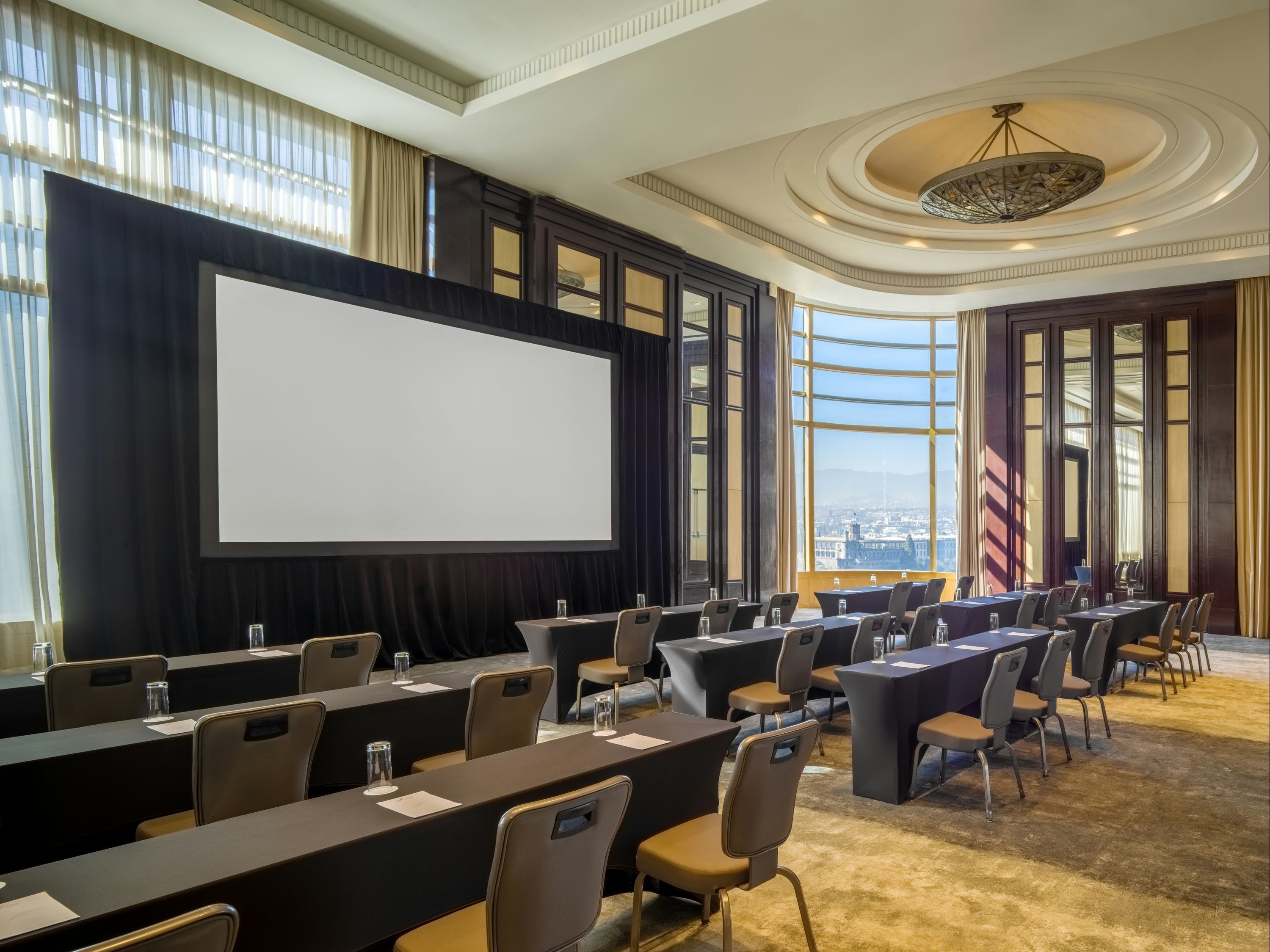 غرفة الاجتماعات