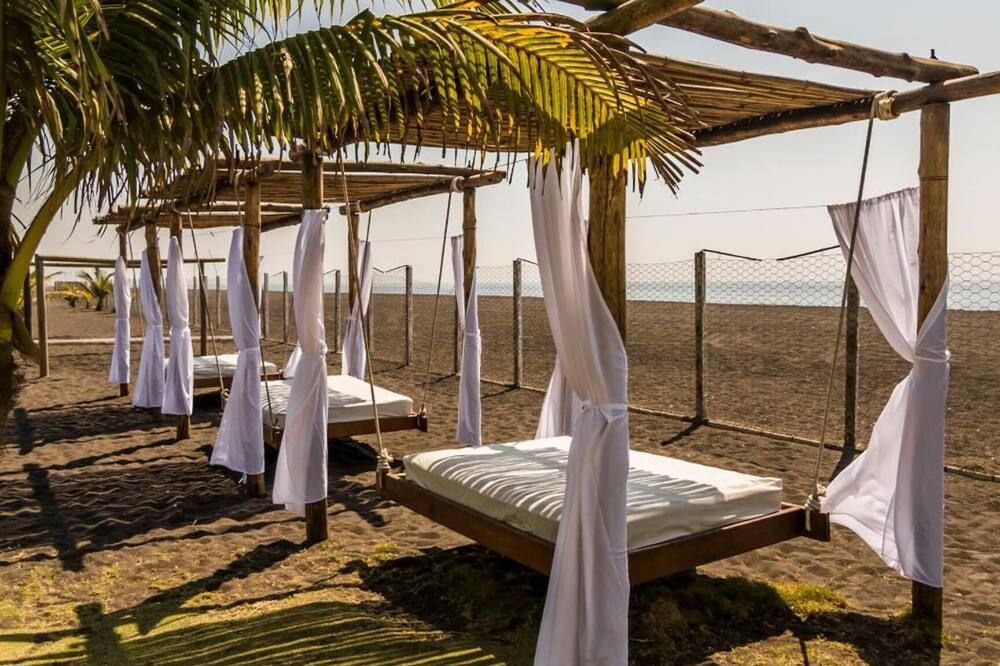 شرفة مرصوفة