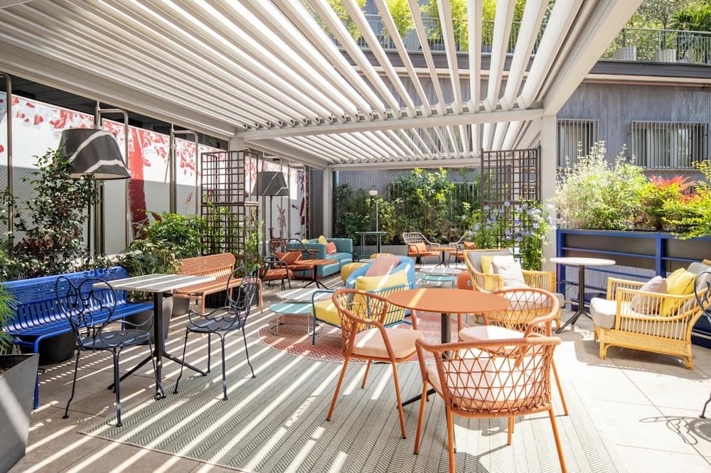 شرفة مرصوفة