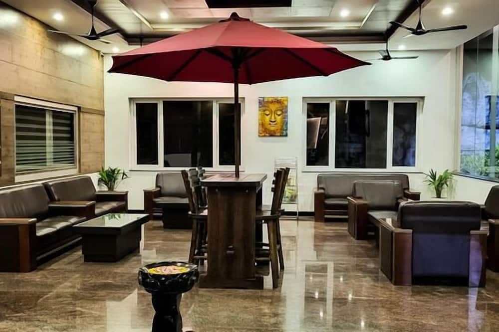 شرفة مرصوفة