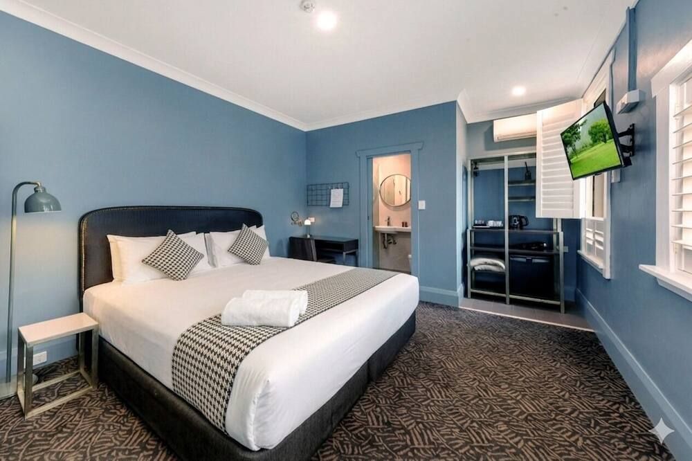 آخر