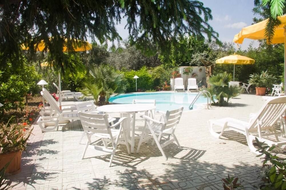 شرفة مرصوفة