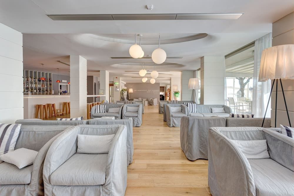 آخر
