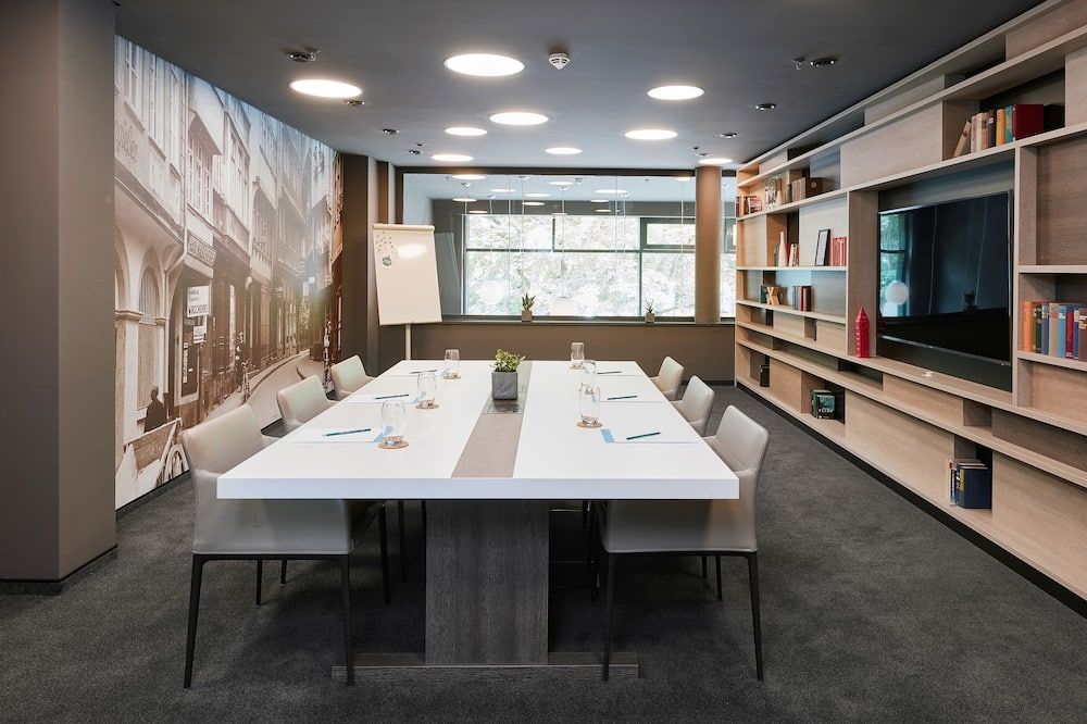 غرفة الاجتماعات