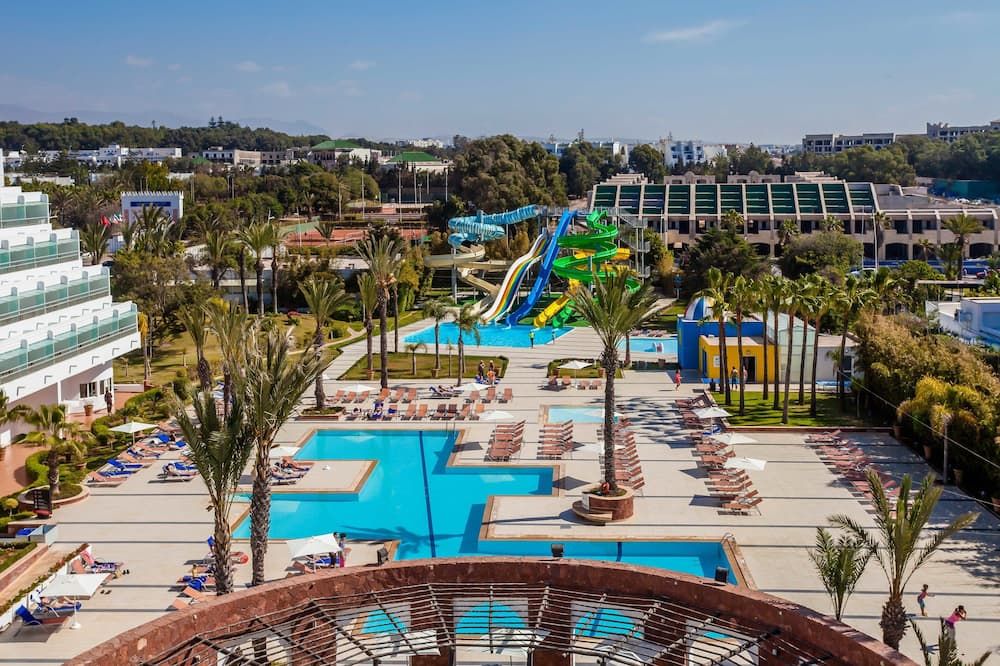 حوض السباحة صورة