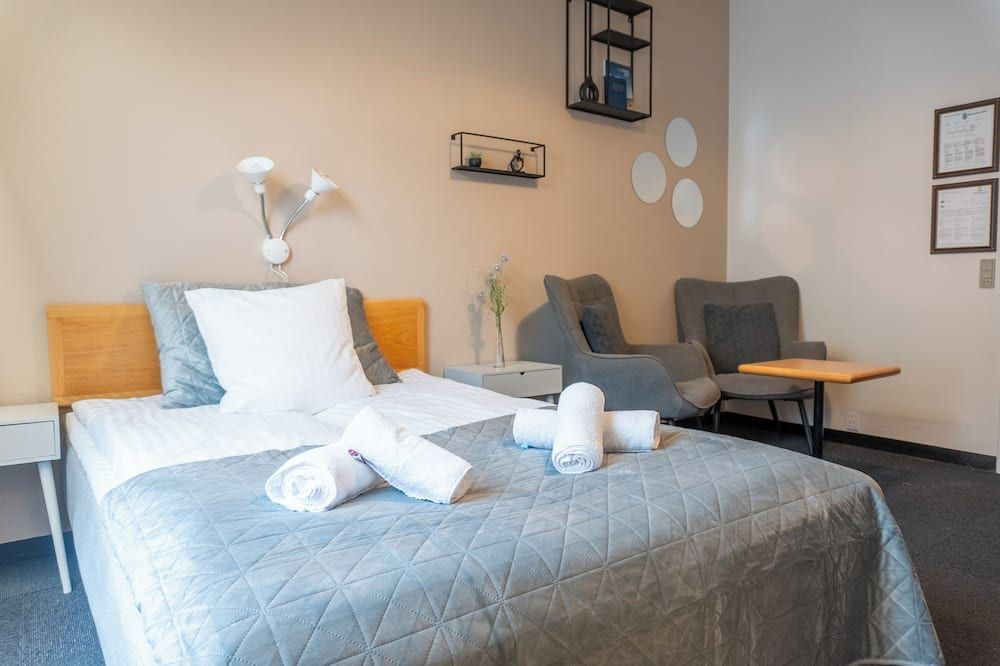 آخر