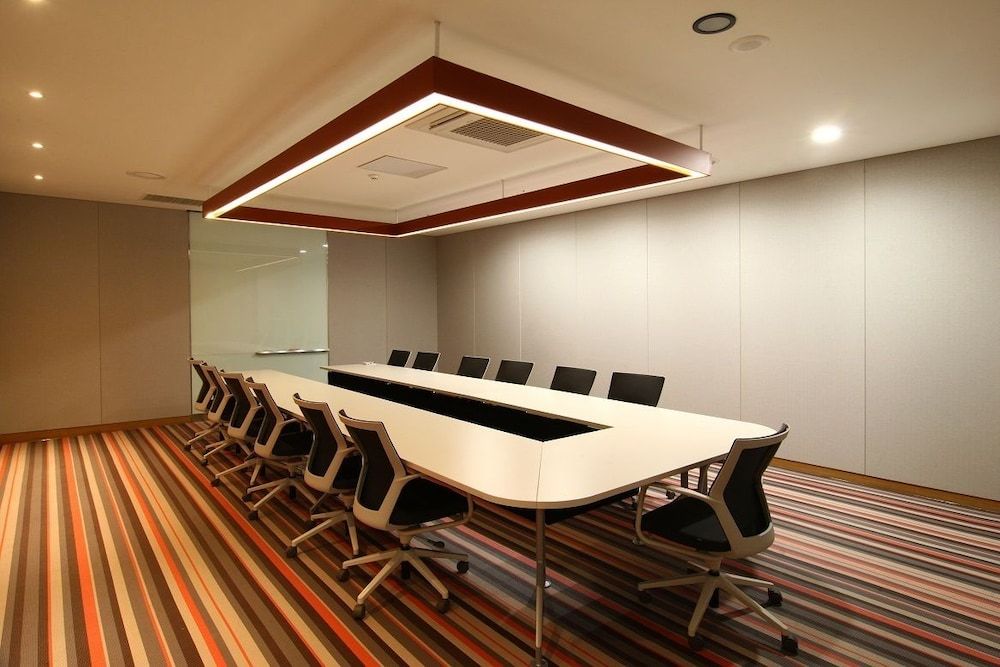 غرفة الاجتماعات