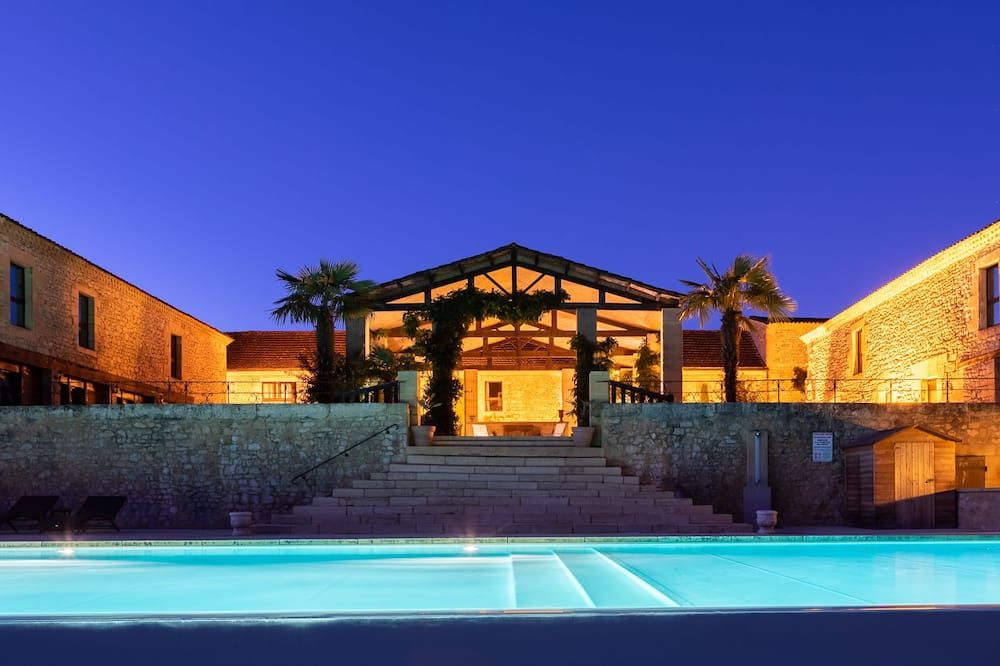 حوض السباحة صورة