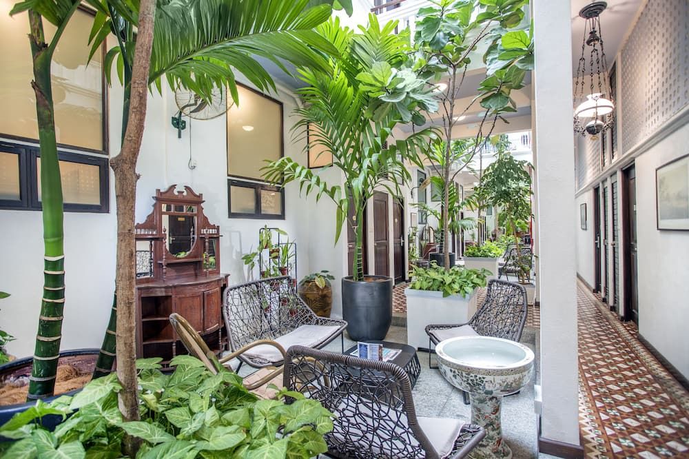 شرفة مرصوفة