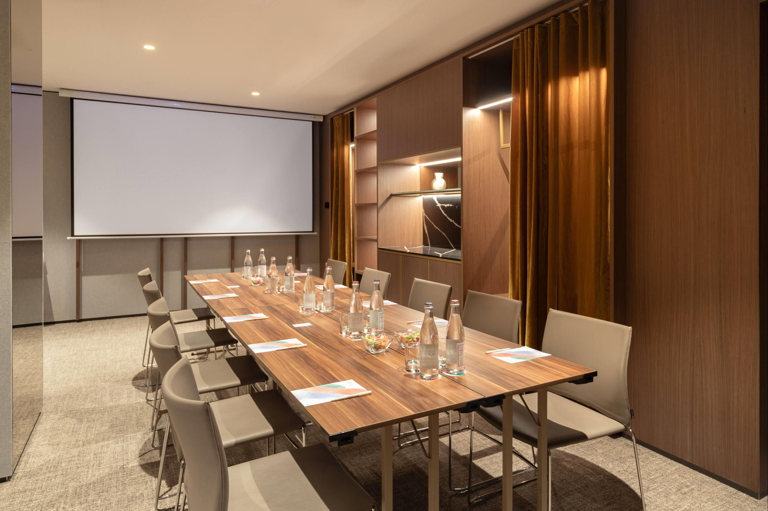 غرفة الاجتماعات