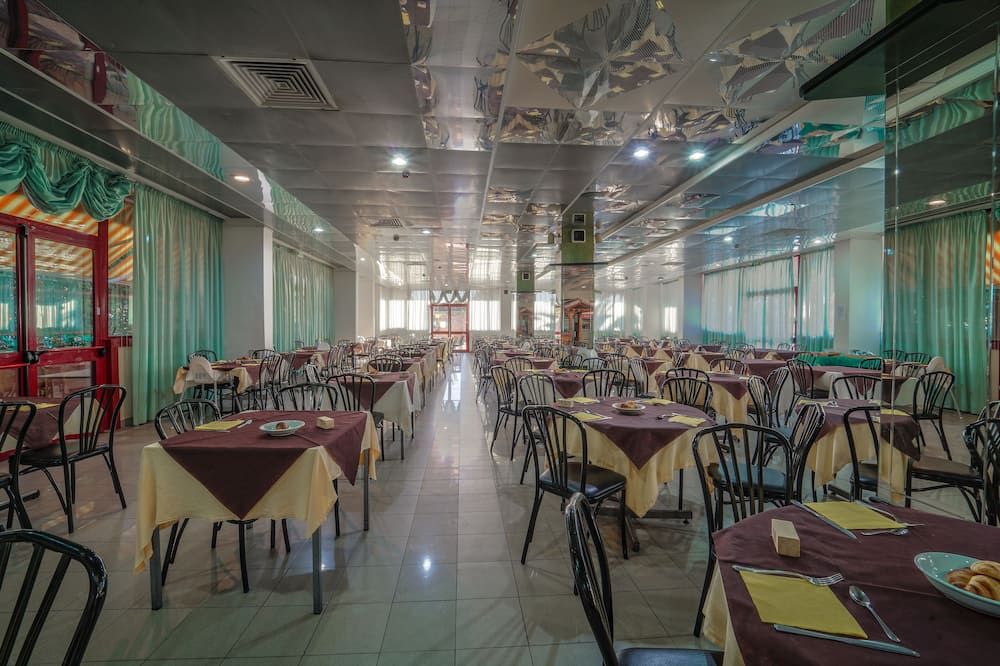 مطعم
