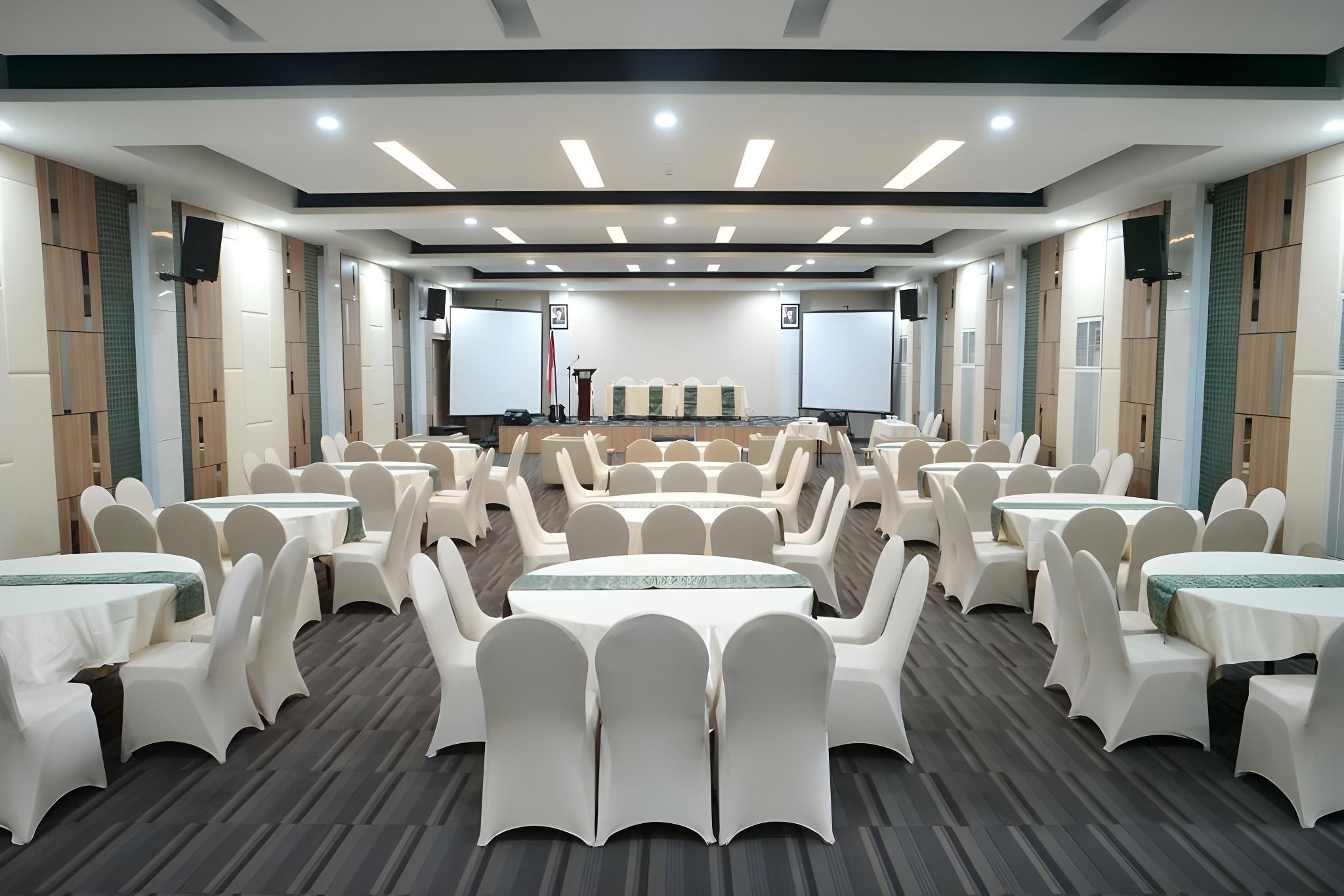 غرفة الاجتماعات