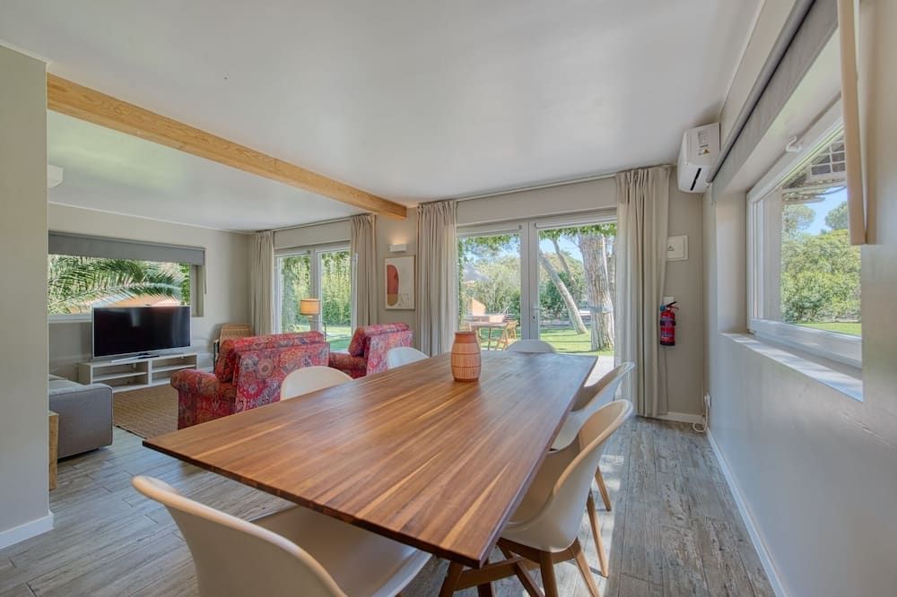 غرفة طعام صورة