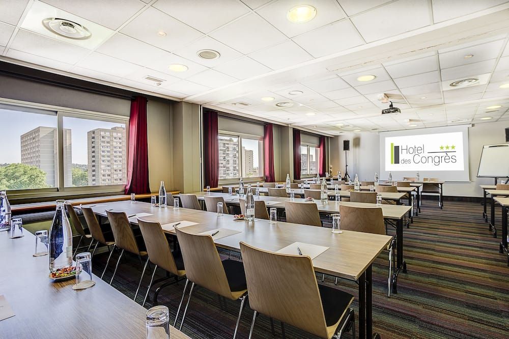 غرفة الاجتماعات