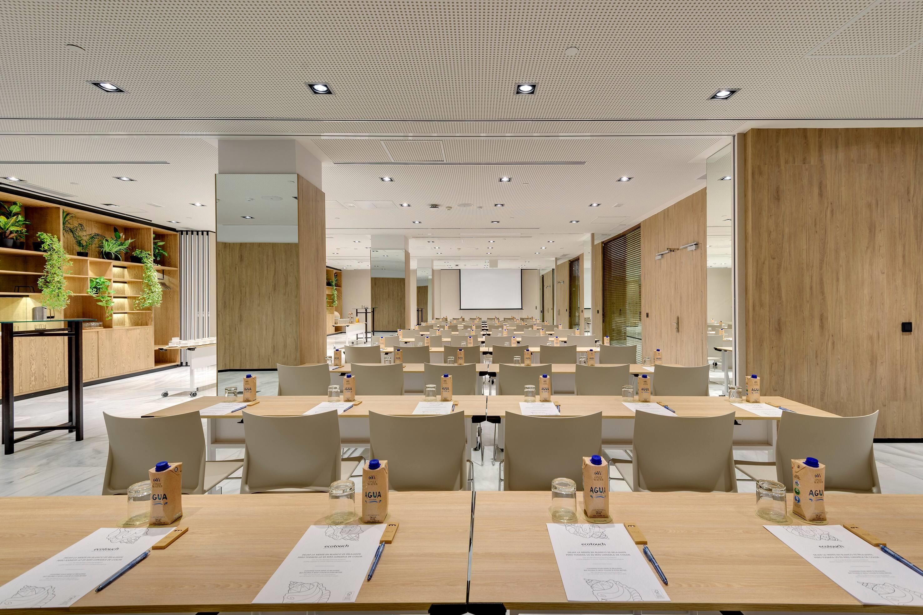 غرفة الاجتماعات