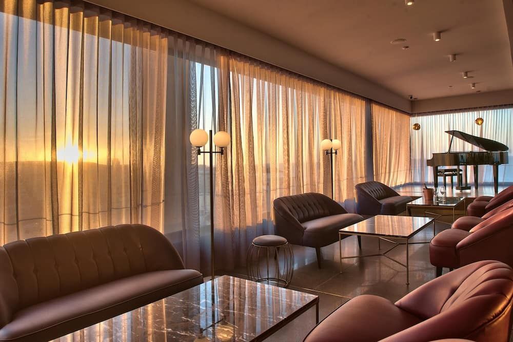 آخر