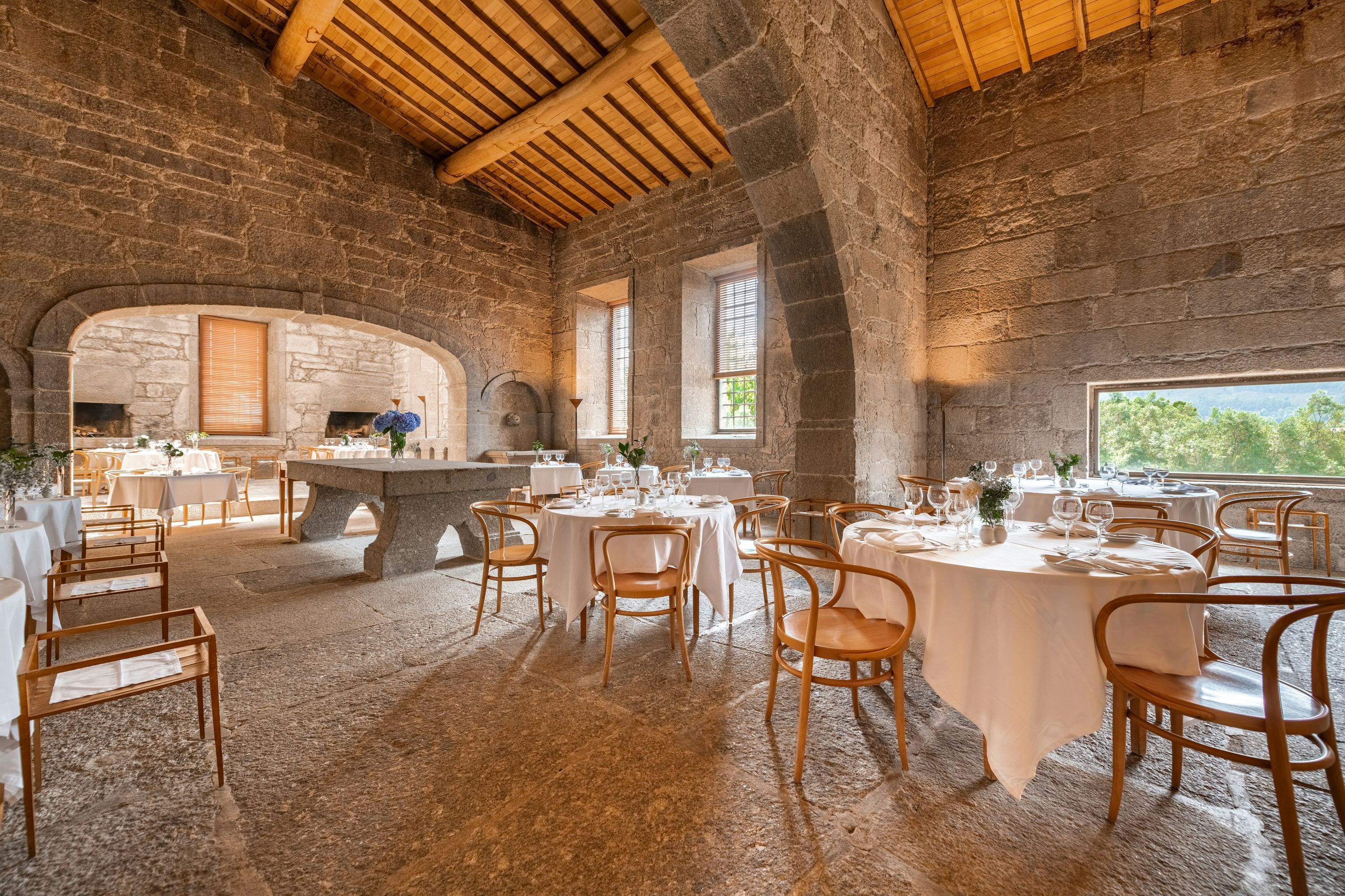 مطعم