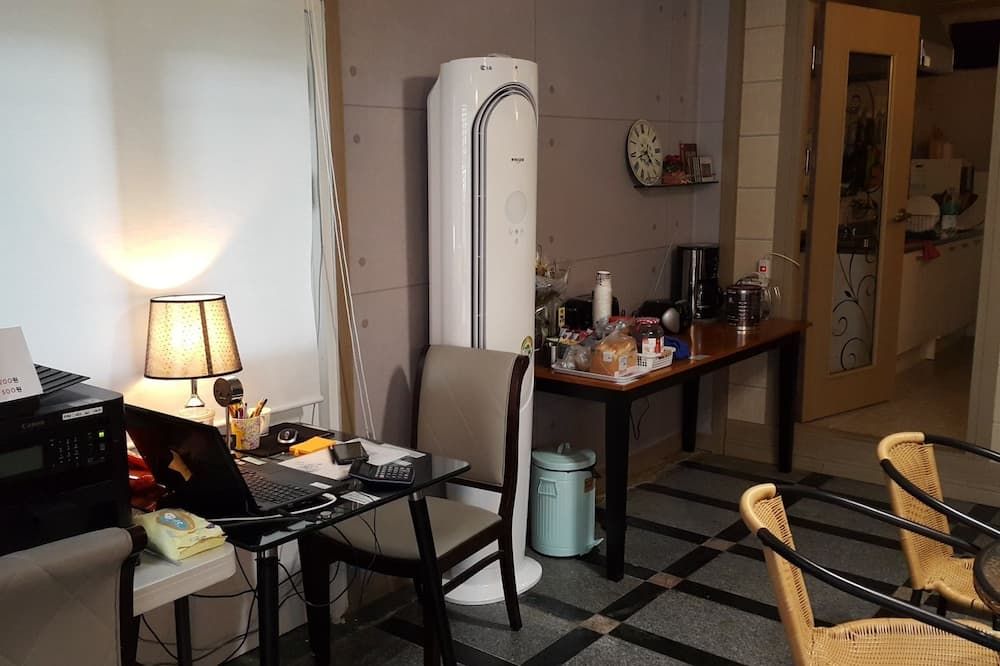 غرفة طعام صورة