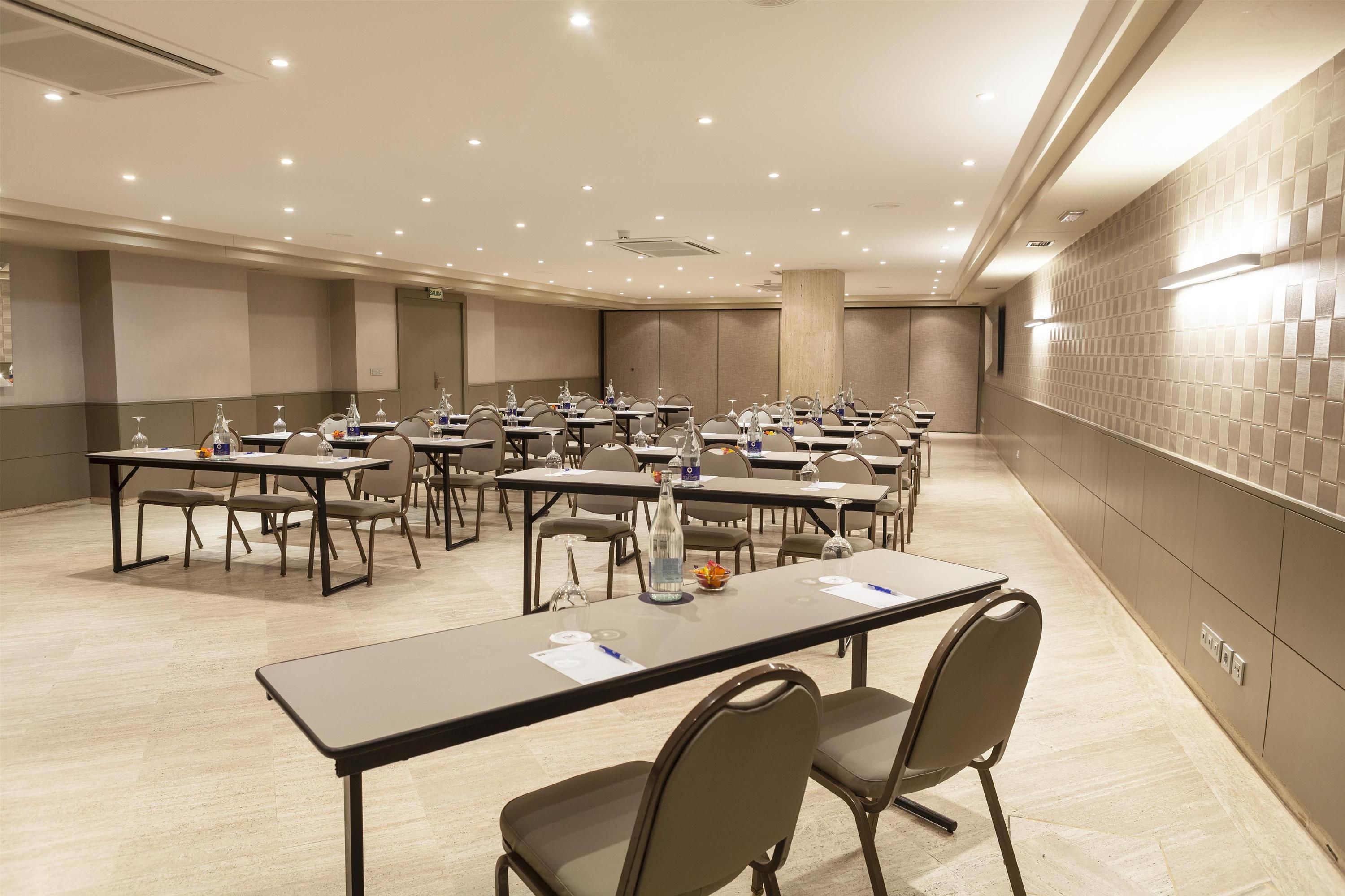 غرفة الاجتماعات