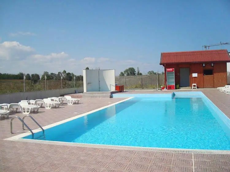 حوض السباحة صورة