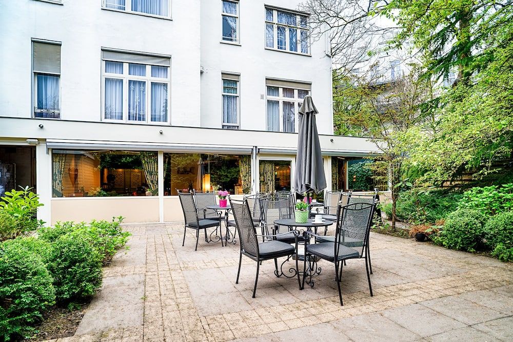 شرفة مرصوفة