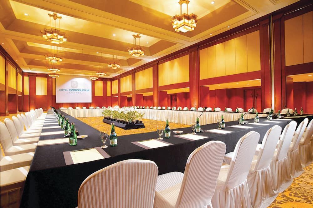 غرفة الاجتماعات