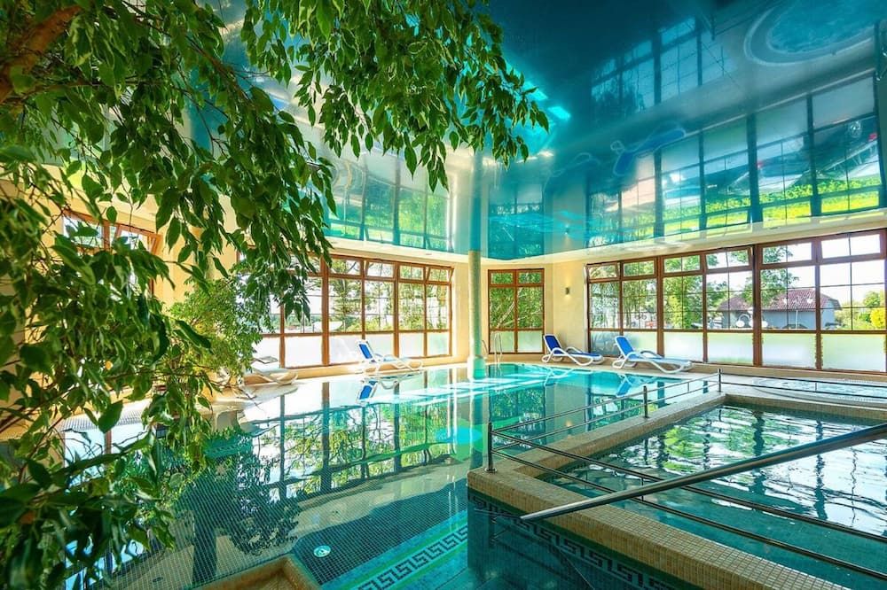 حوض السباحة صورة