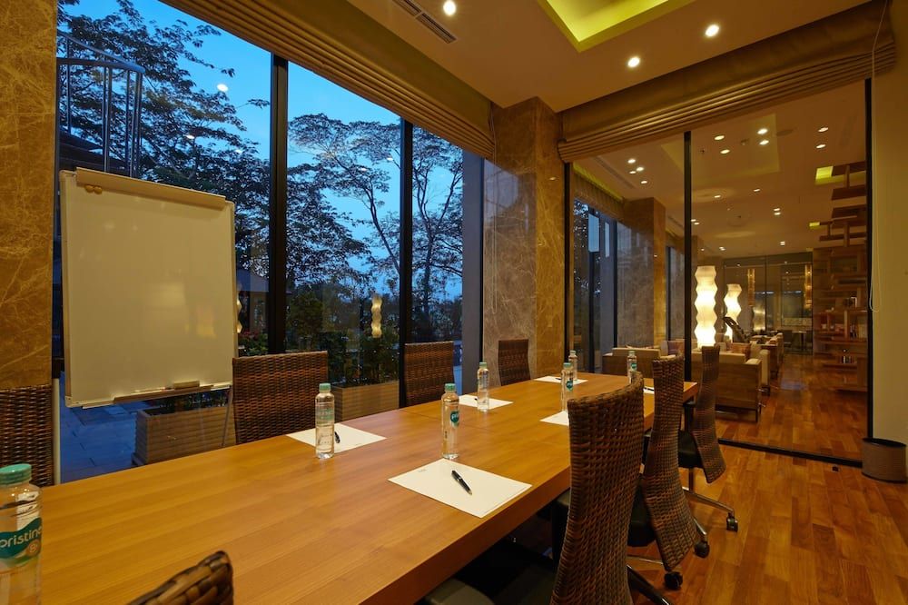 غرفة الاجتماعات