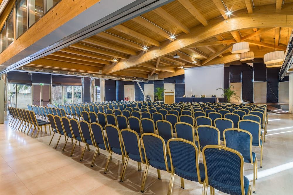 غرفة الاجتماعات