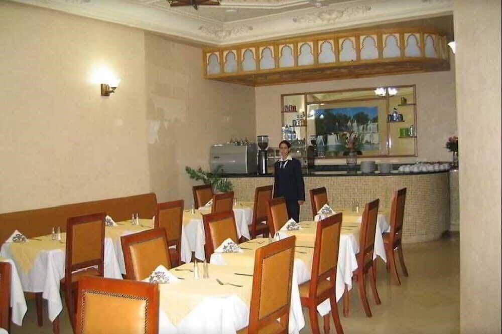 مطعم