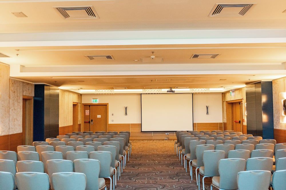 غرفة الاجتماعات