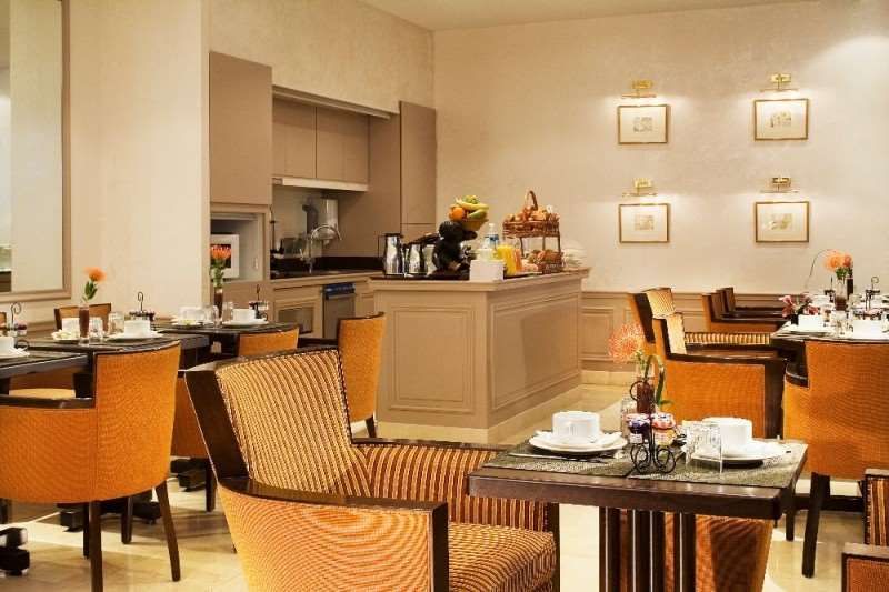 مطعم