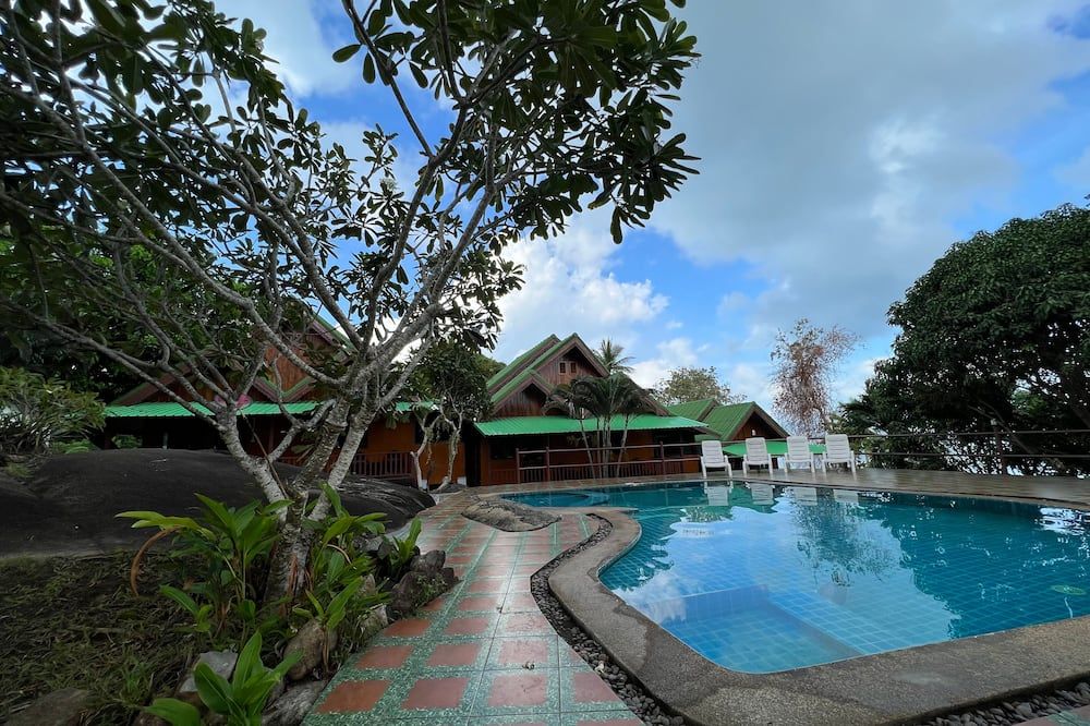 حوض السباحة صورة