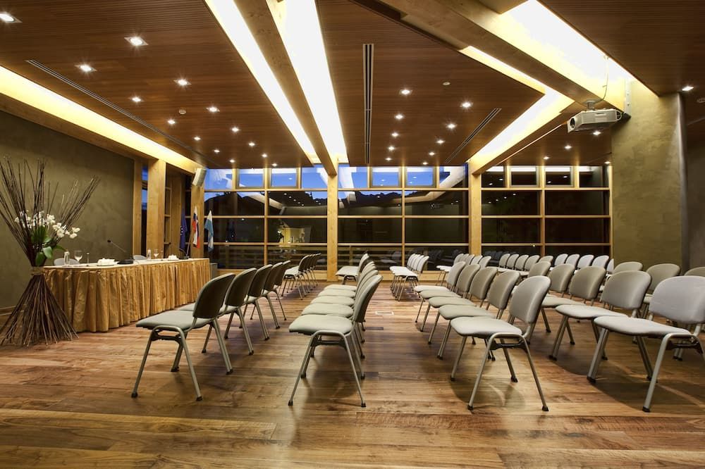 غرفة الاجتماعات