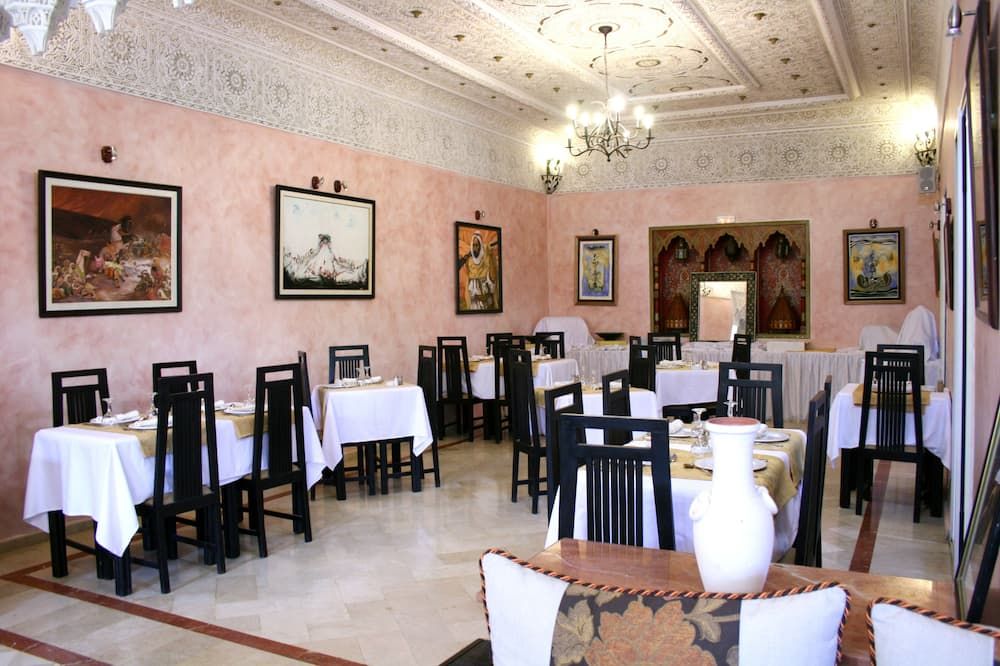 مطعم