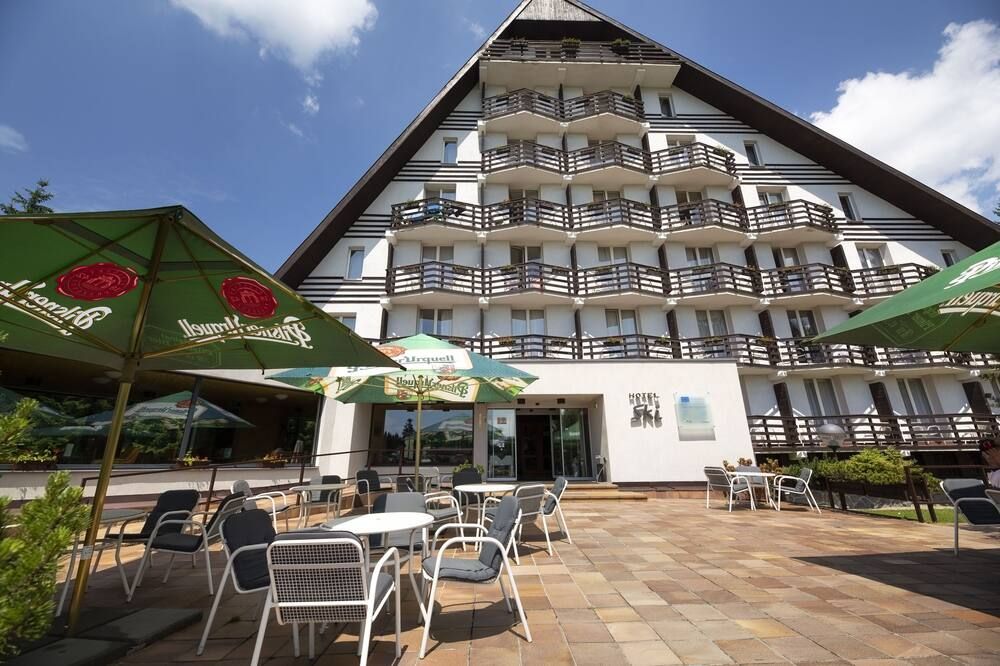 شرفة مرصوفة