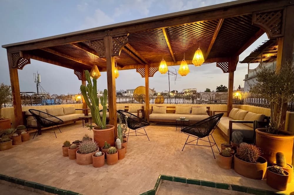 شرفة مرصوفة