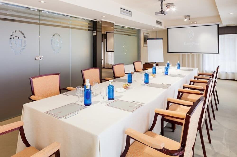 غرفة الاجتماعات