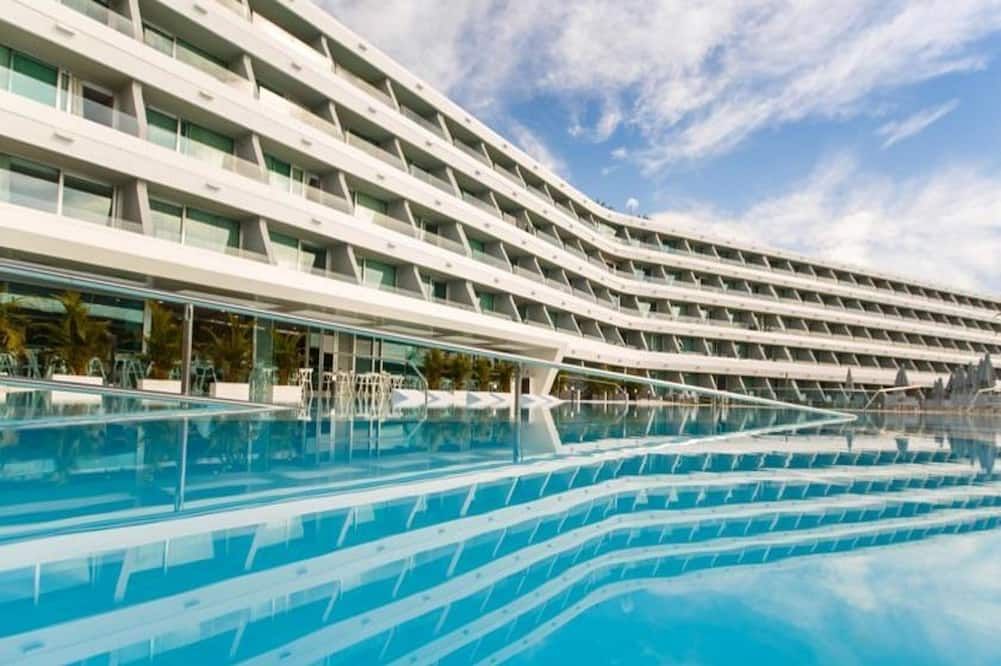 حوض السباحة صورة