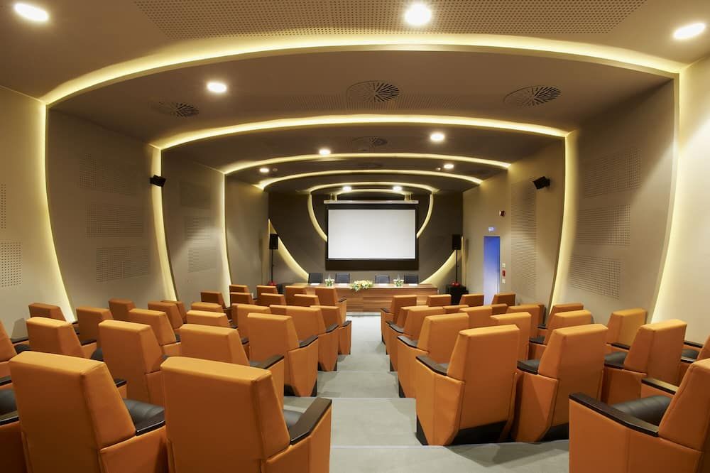 غرفة الاجتماعات