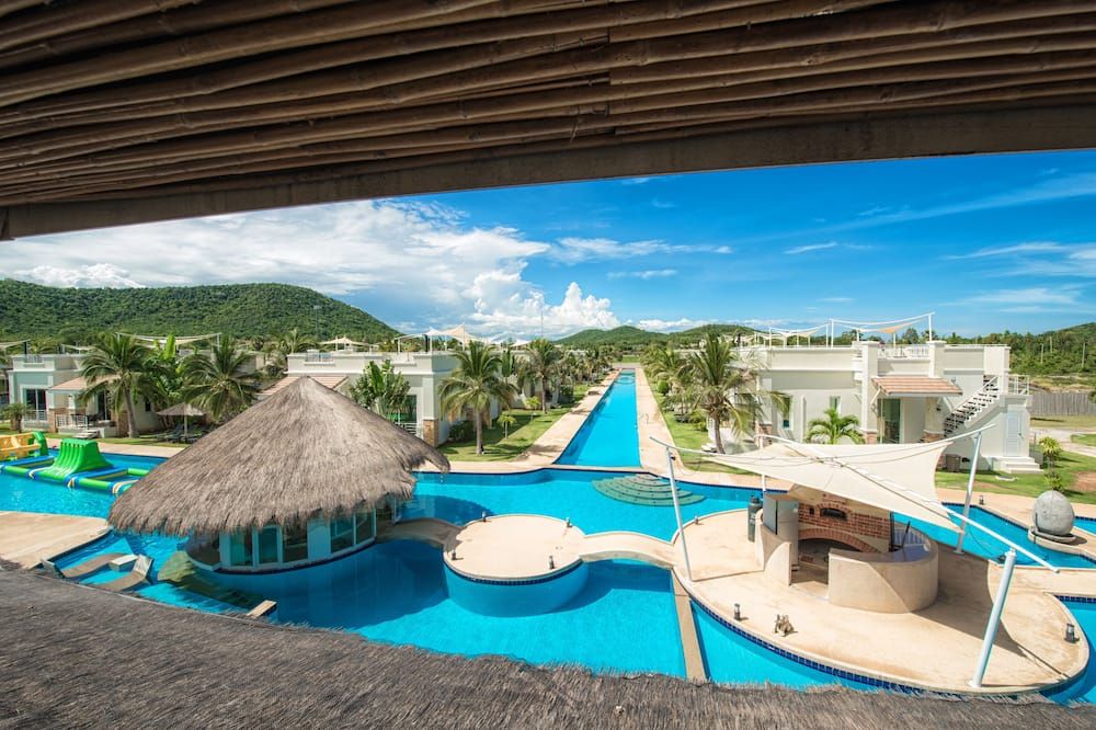 حوض السباحة صورة