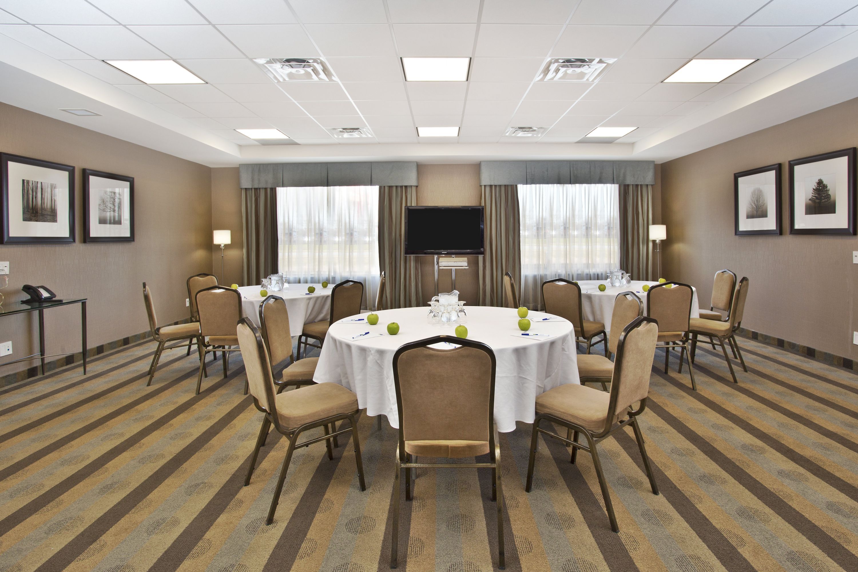 غرفة الاجتماعات