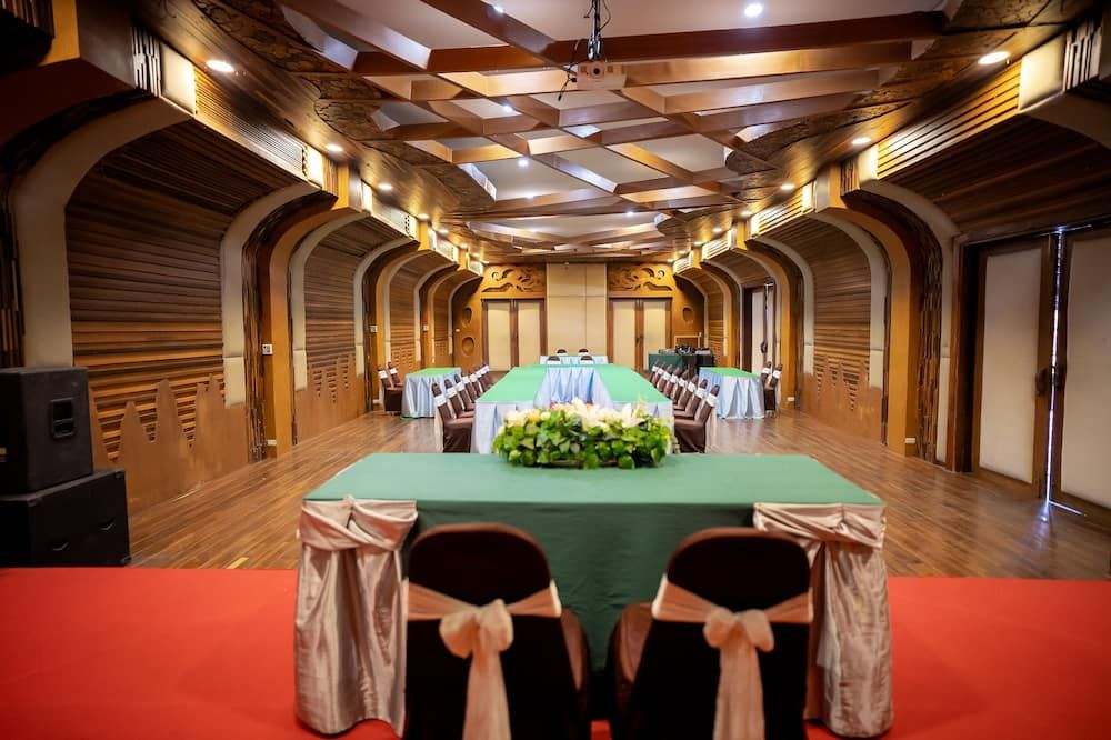 غرفة الاجتماعات