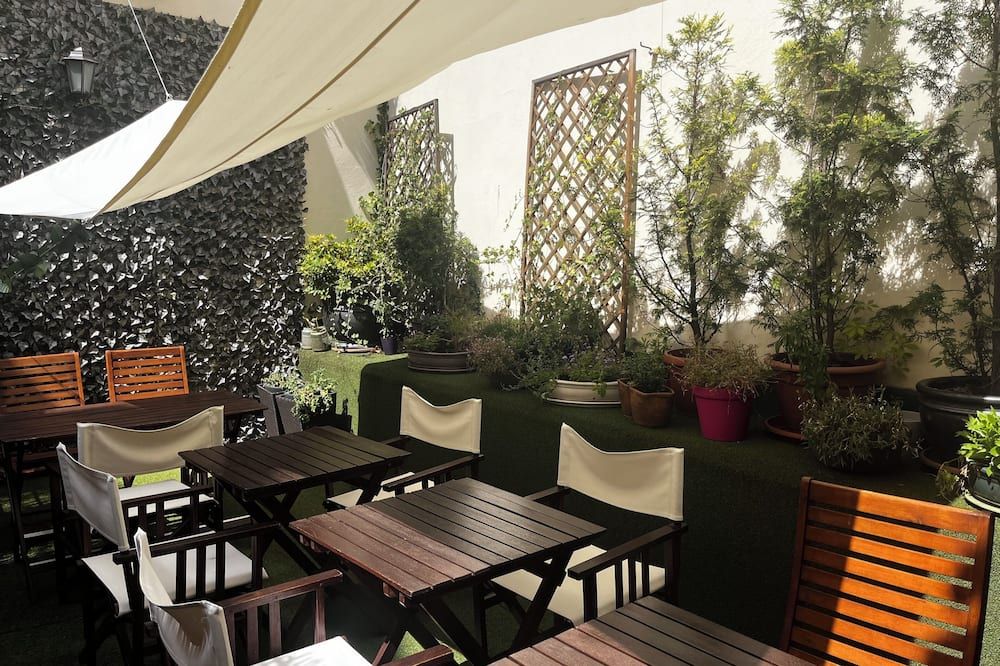 شرفة مرصوفة